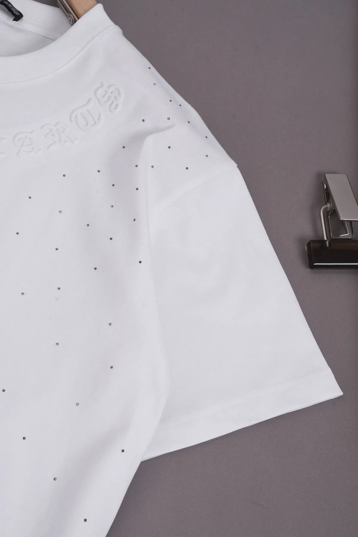 🅿️198 Chrome Hearts Select 280 grams of customized fabric [Top quality] Customized handmade hardware + concave and convex embossing + hot diamond embellishment process. Same style for men and women. Size: S M L XL XXL Color: black white